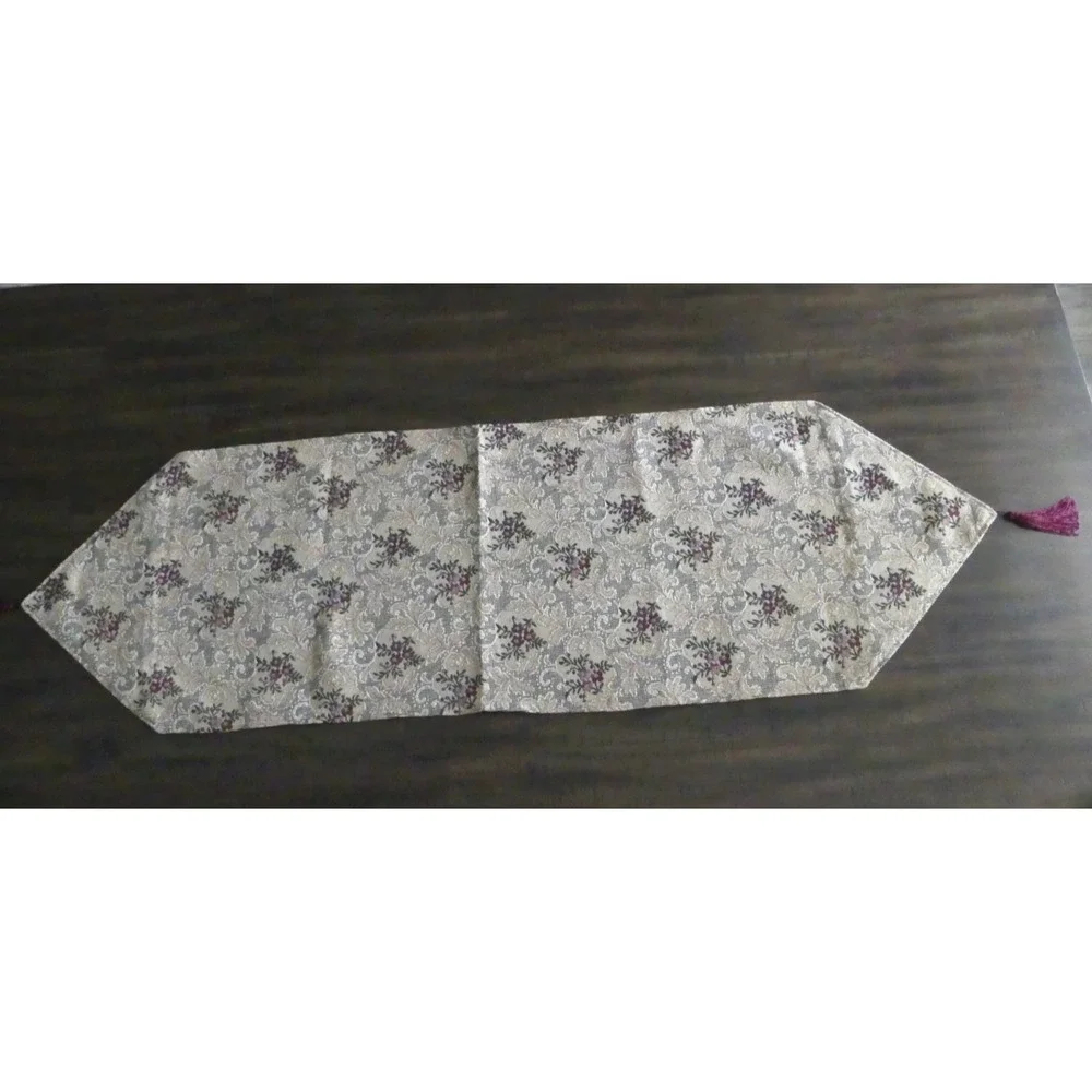 Vtg Victorian‎ Style Woven Tapestry Floral Table Runner Removeable Tassels 18x68